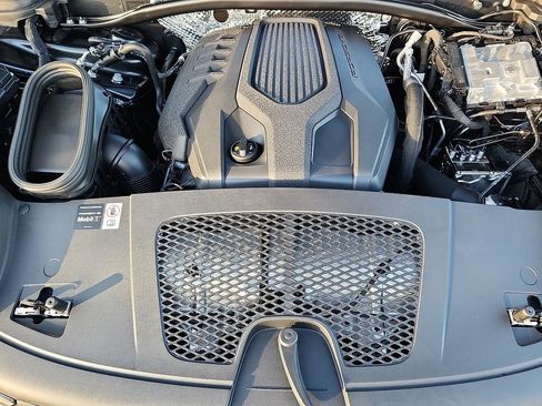 New 2026 Porsche Macan image 23