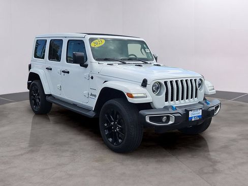 Used 2023 Jeep Wrangler Unlimited Sahara w/ Cold Weather Group AWD/4WD image 3