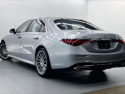 Certified 2022 Mercedes-Benz S 500 4MATIC image 2