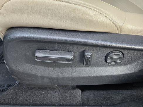 Used 2018 Honda CR-V Touring image 18