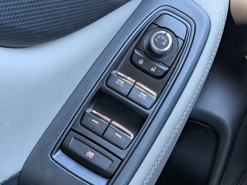 Used 2020 Subaru Forester Limited image 24