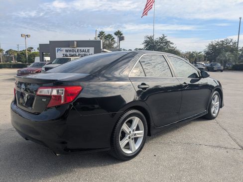 Used 2014 Toyota Camry L image 4