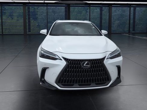 Used 2025 Lexus NX 250 FWD w/ Towing Package (2000 Lbs) image 3