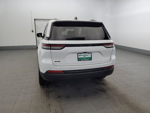 Used 2023 Jeep Grand Cherokee Altitude image 6