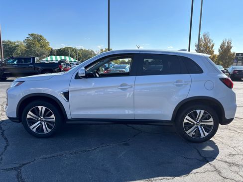 Used 2022 Mitsubishi Outlander Sport SE image 3