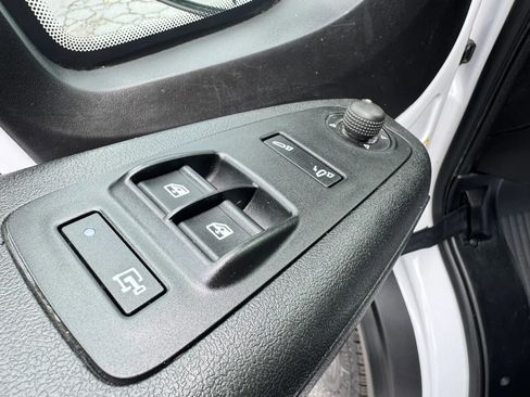 Used 2024 RAM ProMaster 2500 w/ Convenience Group FWD image 13