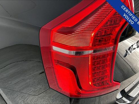 Certified 2024 Volvo XC90 B6 Ultimate w/ Protection Package Premier image 40