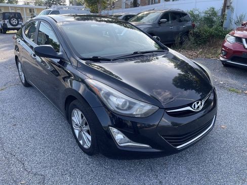 Used 2015 Hyundai Elantra SE w/ Option Group 03 FWD image 4