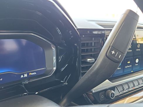 Used 2025 Chevrolet Silverado 2500 LT w/ Convenience Package image 16