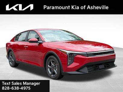 New 2025 Kia K4 LXS
