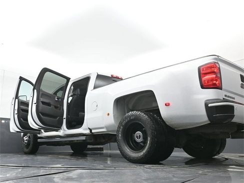 Used 2018 GMC Sierra 3500 Denali w/ Duramax Plus Package image 54