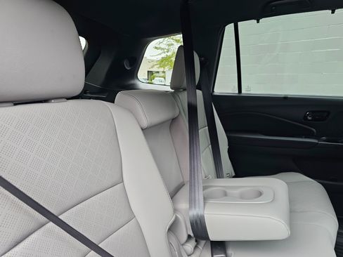 Used 2023 Honda Passport Elite image 13