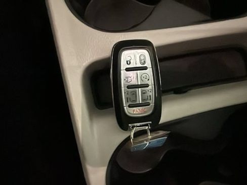Used 2022 Chrysler Voyager LX FWD image 21