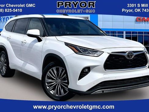 Used 2020 Toyota Highlander Platinum image 1