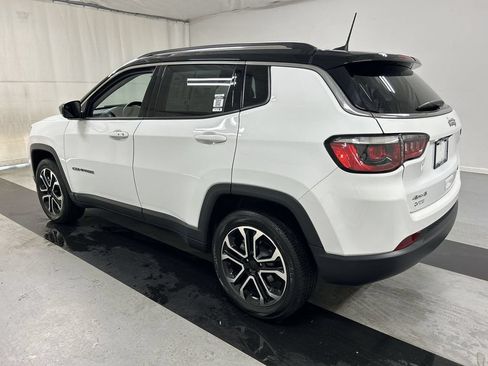 Used 2022 Jeep Compass Limited AWD/4WD image 7