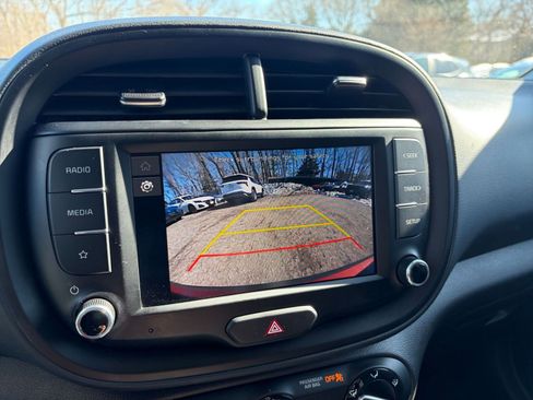 Used 2025 Kia Soul LX w/ LX Technology Package image 22