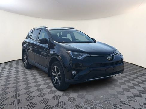 Used 2016 Toyota RAV4 XLE w/ Convenience Package image 5