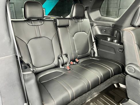 Used 2025 Honda Pilot TrailSport image 20