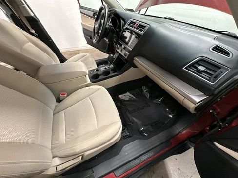 Used 2017 Subaru Outback 2.5i Premium image 18