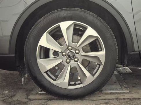 Used 2025 Ford Escape Platinum image 8