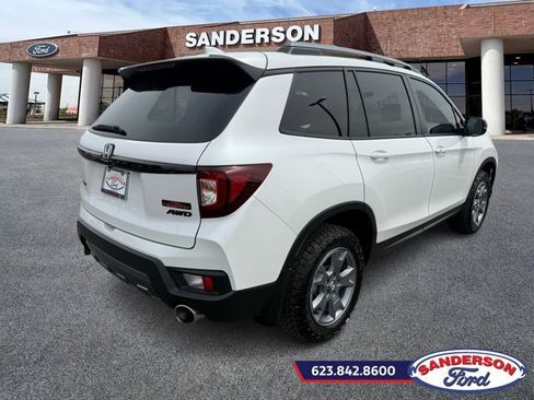 Used 2025 Honda Passport TrailSport image 3