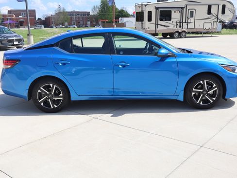 Used 2024 Nissan Sentra SV w/ All-Weather Package FWD image 5