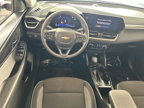 Used 2025 Chevrolet TrailBlazer LT FWD image 22