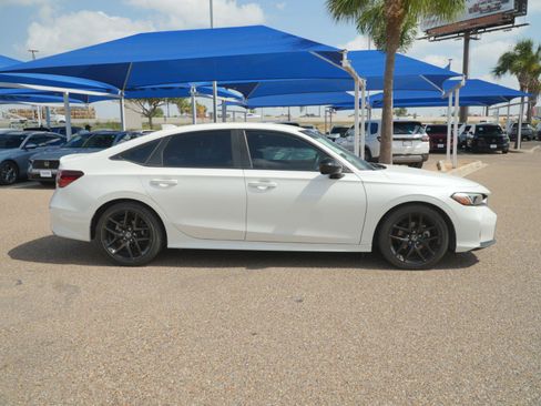 Used 2025 Honda Civic Sport image 4