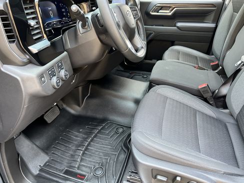 Used 2023 Chevrolet Silverado 1500 RST w/ Z71 Off-Road Package AWD/4WD image 16