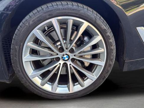 Used 2023 BMW 530i w/ Convenience Package RWD image 34