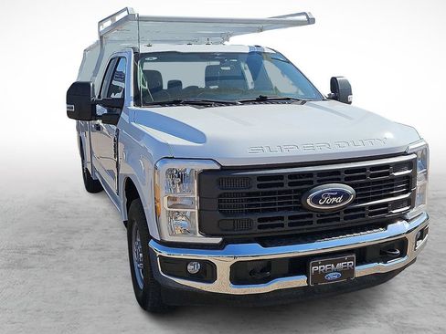 Used 2023 Ford F250 XL w/ XL Chrome Package RWD image 2