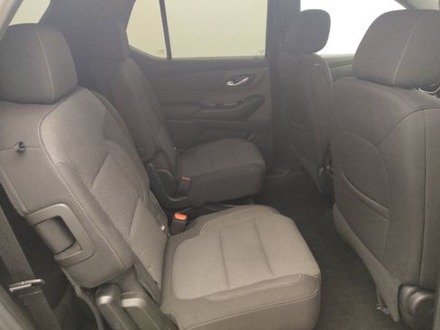 Used 2022 Chevrolet Traverse LT FWD image 19