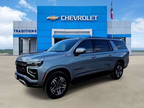 Used 2025 Chevrolet Suburban Z71 AWD/4WD image 5