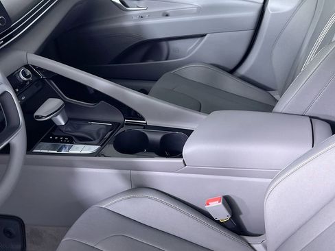 New 2025 Hyundai Elantra Blue image 21