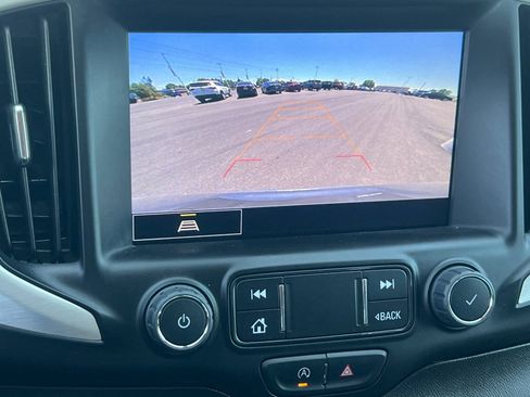 Used 2024 GMC Terrain SLT AWD/4WD image 19