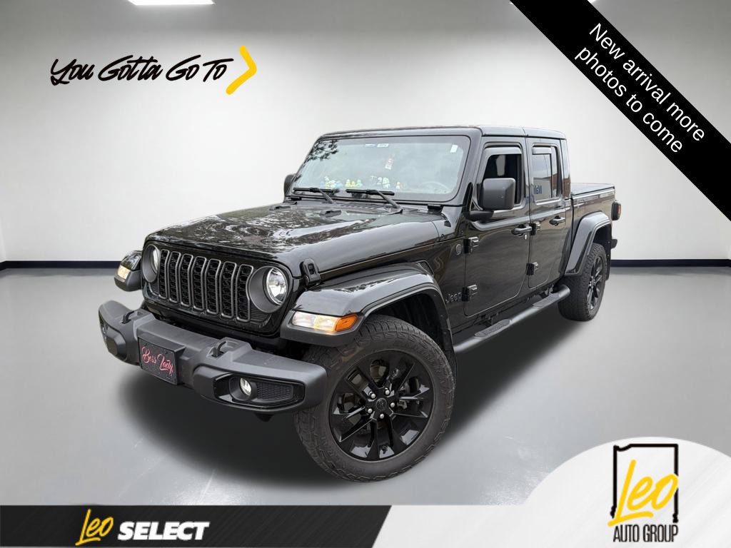 Used 2024 Jeep Gladiator Sport AWD/4WD image 1