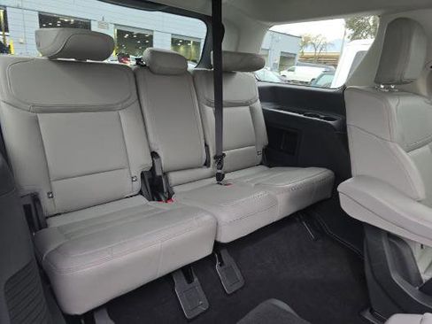 Used 2025 Ford Expedition Active image 9