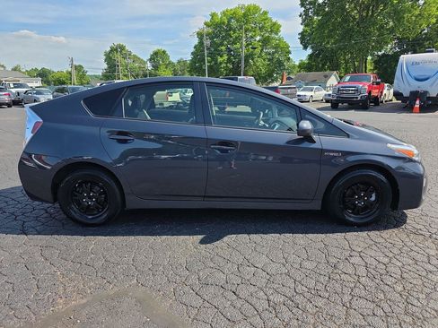 Used 2014 Toyota Prius Two FWD image 21