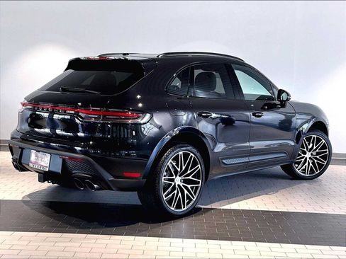 Used 2026 Porsche Macan AWD/4WD image 10