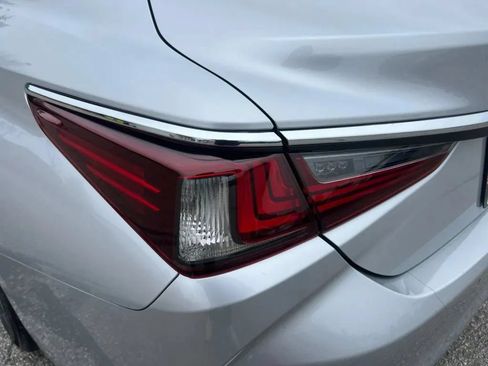 Used 2021 Lexus ES 350 w/ Premium Package FWD image 22