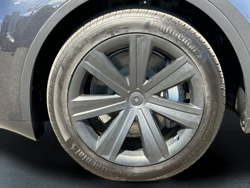 Used 2025 Tesla Model Y Long Range RWD image 24