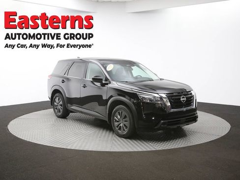 Used 2024 Nissan Pathfinder S image 50
