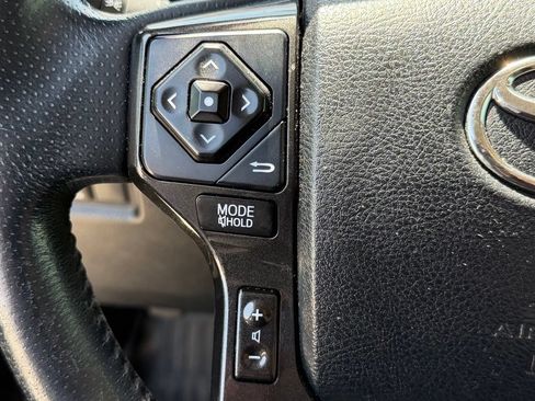Used 2018 Toyota 4Runner TRD Off-Road Premium AWD/4WD image 14