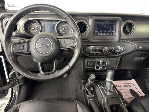Used 2022 Jeep Wrangler Unlimited Sport AWD/4WD image 3