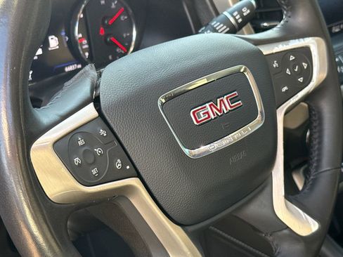Used 2021 GMC Acadia Denali w/ Denali Technology Package FWD image 30