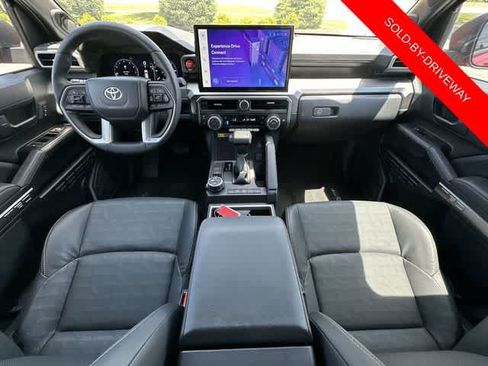 Used 2025 Toyota 4Runner TRD Off-Road Premium AWD/4WD image 19