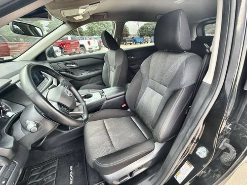 Used 2025 Nissan Rogue SV FWD image 18