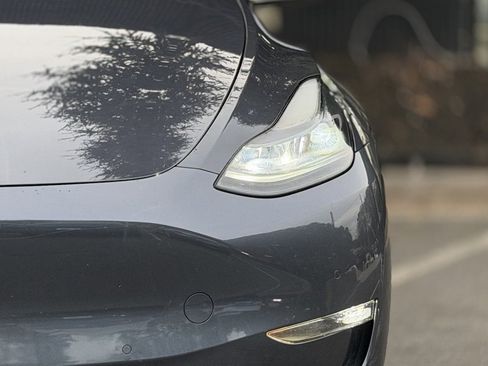 Used 2021 Tesla Model Y Performance image 5