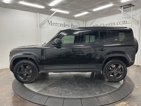 Used 2022 Land Rover Defender 110 SE image 4