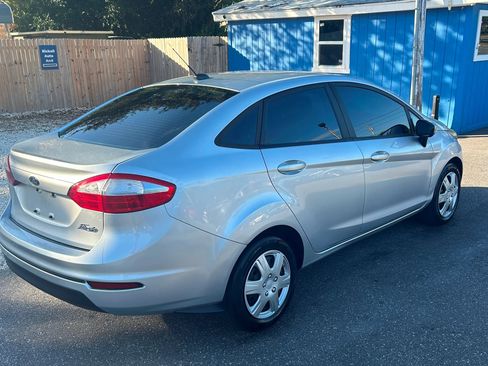 Used 2016 Ford Fiesta S image 4